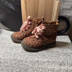 Cat & Jack Toddler Girls' Amaya Leopard Print‎ Combat Boots